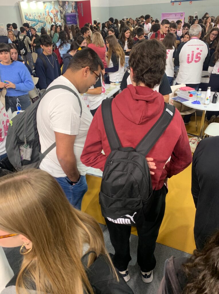 Visitamos el Salón de Estudiantes de la Universidad de Sevilla 1