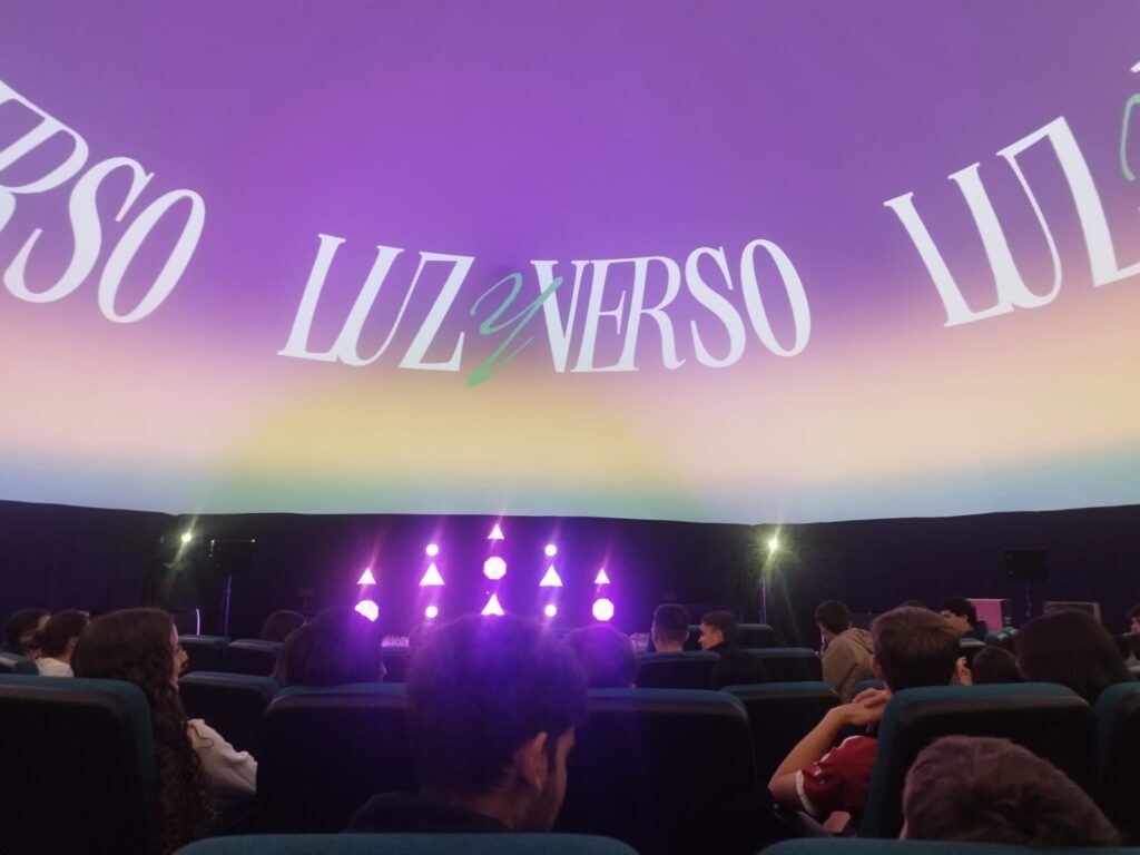 Visitamos la exposición inmersiva "Luz y verso" 2 Visitamos la exposición inmersiva "Luz y verso"